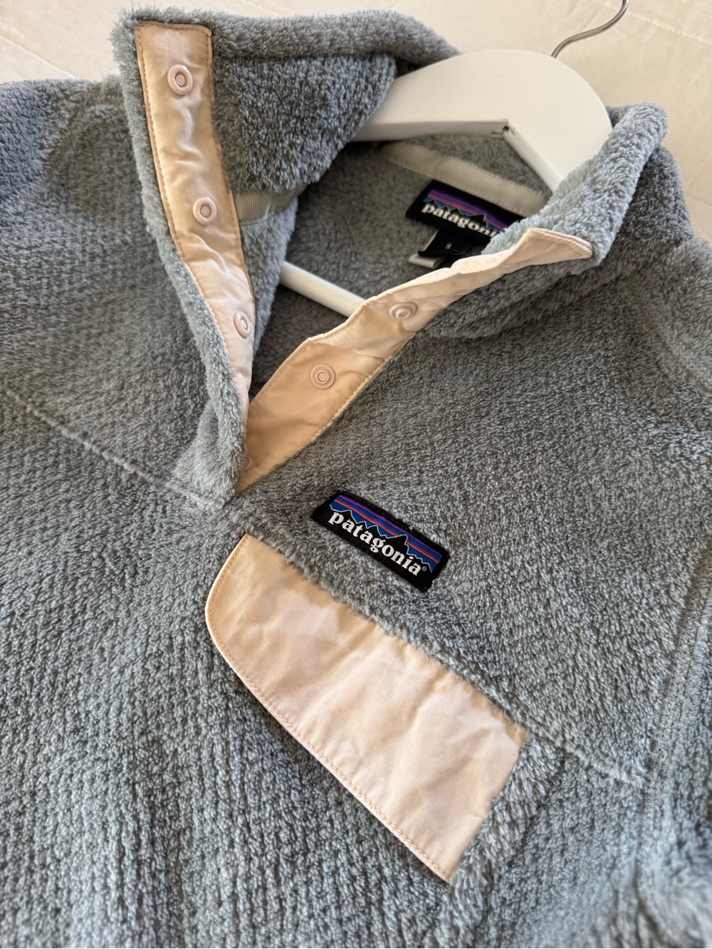 Patagonia Fleece Jacket - Light Gray with Cream Trim - Picture 4 of 7